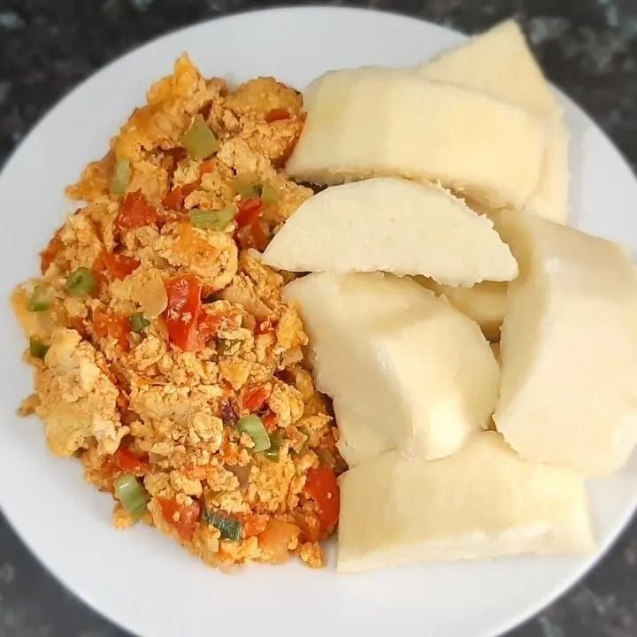 Boiled yam served with egg sauce